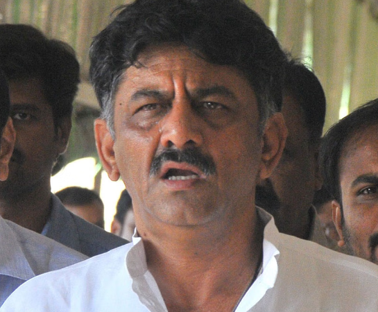 ಡಿಕೆಶಿ ಅಕ್ರಮ ಆಸ್ತಿ ಅರೋಪ ಅರ್ಜಿ: ವಿಚಾರಣೆ ಮುಂದಕ್ಕೆ